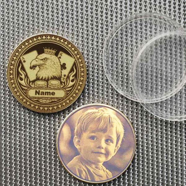 Personalisierter Poker Card Guard aus Messing | Adler König Motiv mit Name