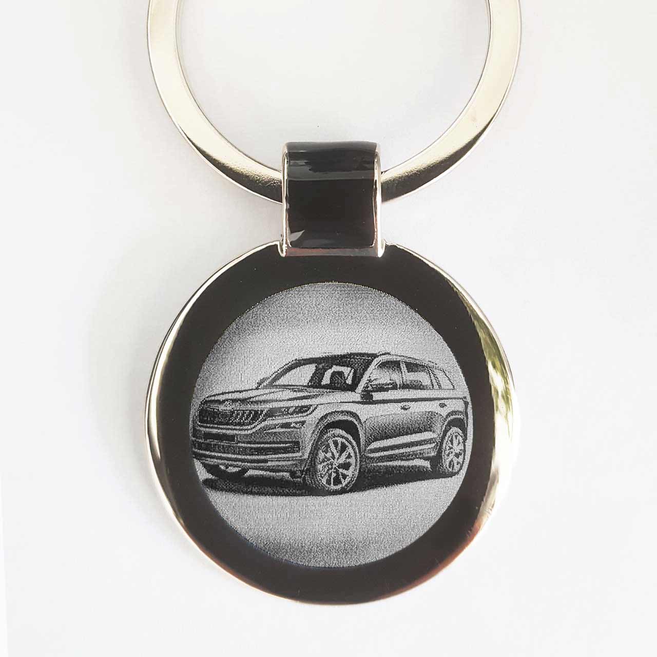 https://www.shop-fotogravur.de/media/image/18/37/0d/skoda_kodiaq_gravur_schluesselanhaenger_personalisiert-original-fotogravur.jpg