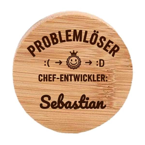 Anwendungsbeispiel des personalisierten Flaschenöffners mit dem eingravierten Namen "Sebastian".