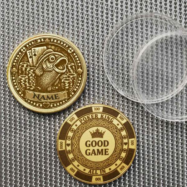 Personalisierter Poker Card Guard "Fish" Fisch mit 7-2 Hand| Messing mit Name