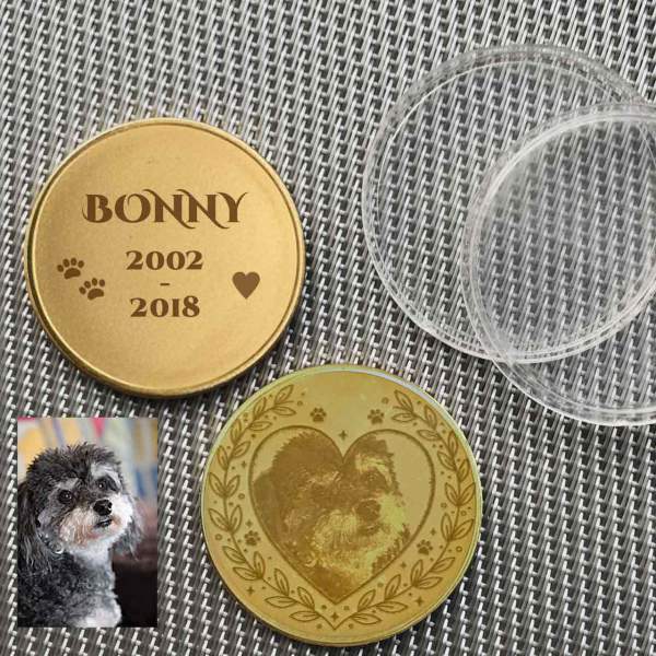 Personalisierte Gedenkmünze für Haustiere mit Fotogravur von Hund 'Bonny' und Textgrav