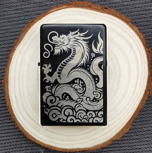 Encendedor Dragon con grabado Dragon No1 Dragón lineal estilizado Dragón de la suerte