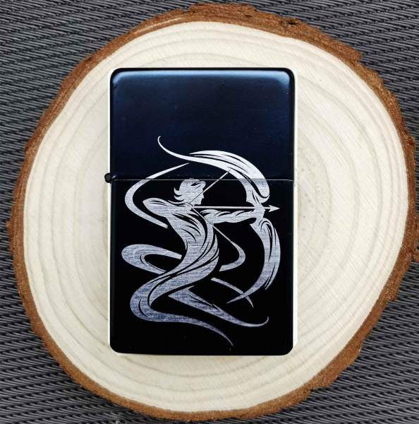 Schütze Sternzeichen Feuerzeug Glücksbringer mit Gravur personalisierte Geschenkidee