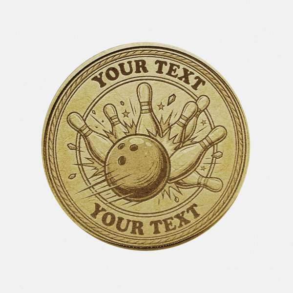 Vorderseite der personalisierten Bowling-Münze aus Messing mit Textgravur 'YOUR TEXT' und Bowling-Motiv.