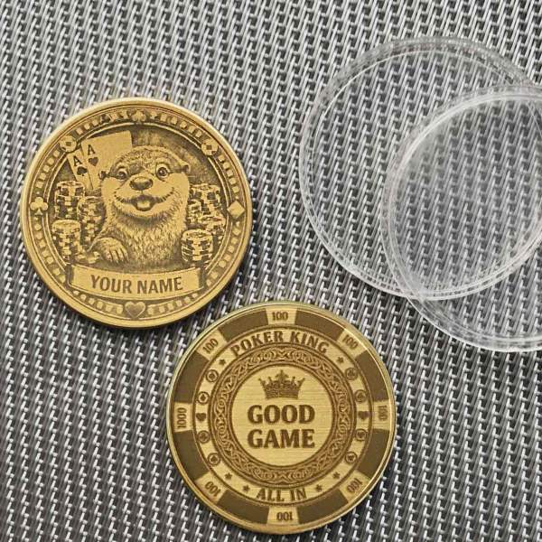 Standard-Rückseite im Casino-Chip-Design neben der Otter-Vorderseite.