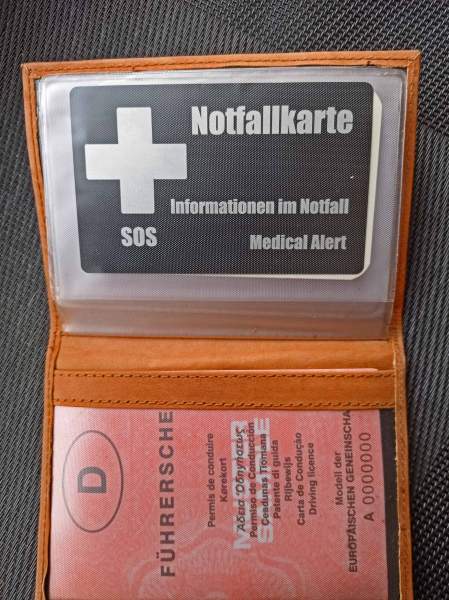 Notfallkarte ALU Visitenkarte SOS personalisierte Notfallinformation Kontaktdaten Hilfe im Notfall